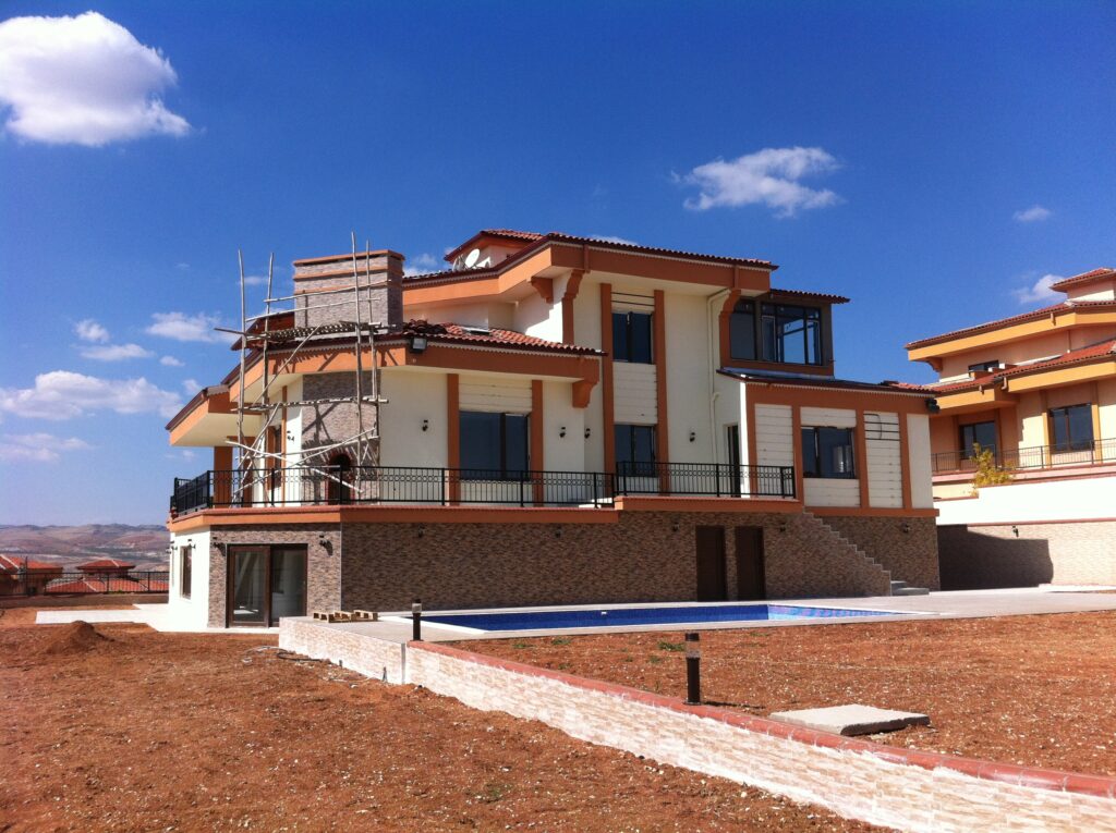 The Seascape Villas project constitutes one of the first urban interventions in this very unique context, a landscape dominated by mountains and sea.